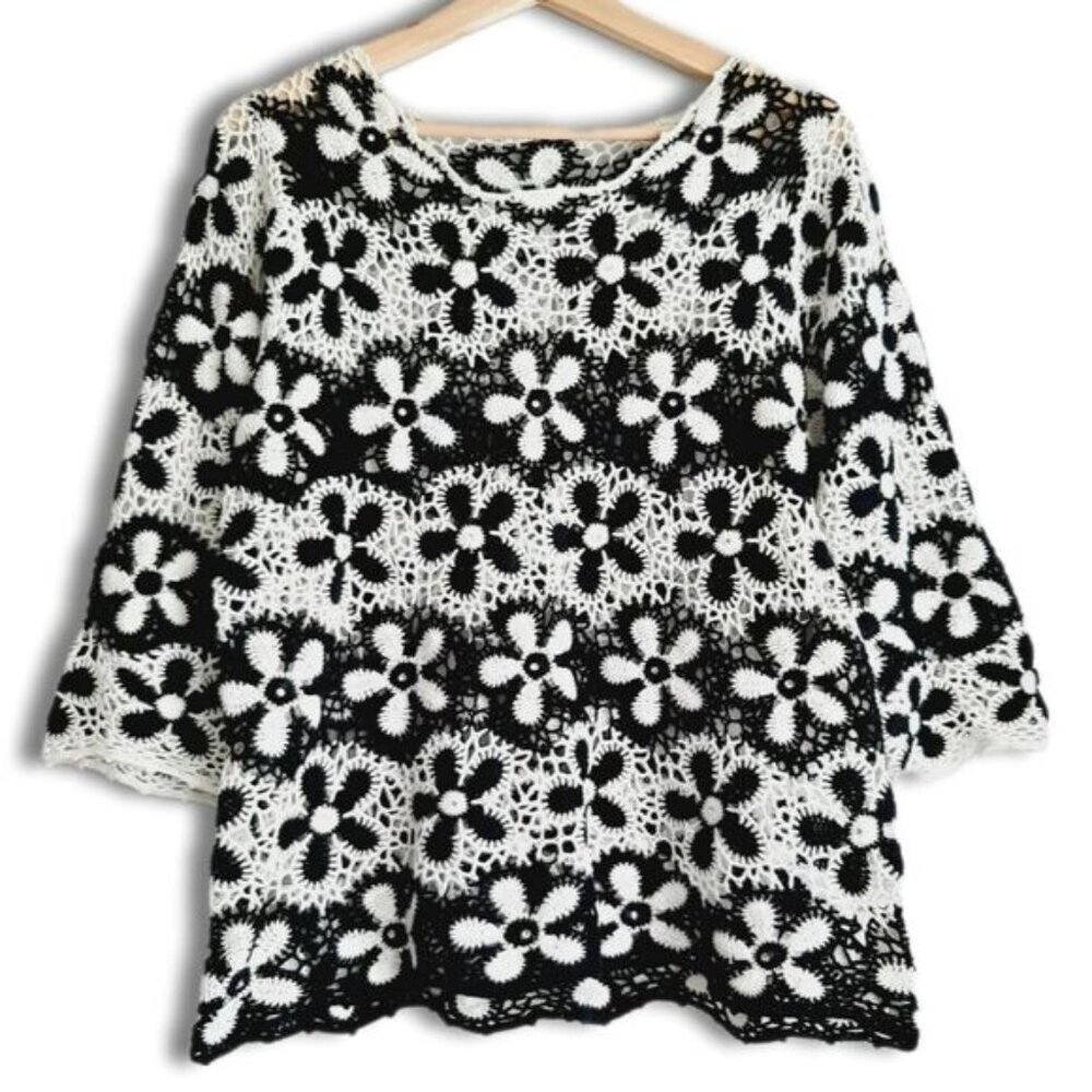 Vintage Boho Floral Net See-Through Lace Crochet Crop Top B&W Sz M Flawed